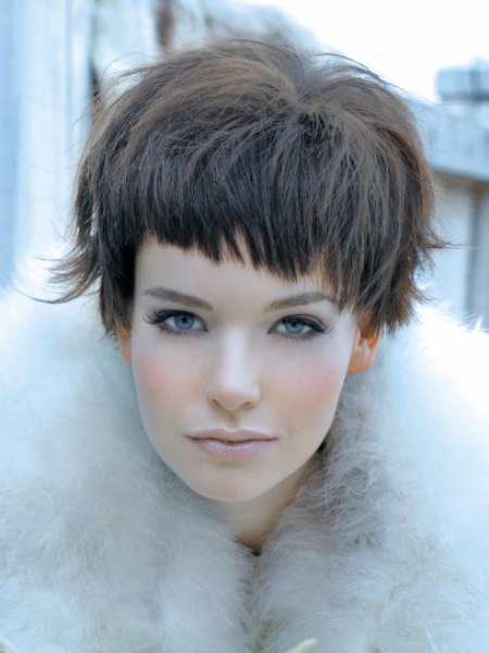 Youthful short hair with an asymmetrical fringe