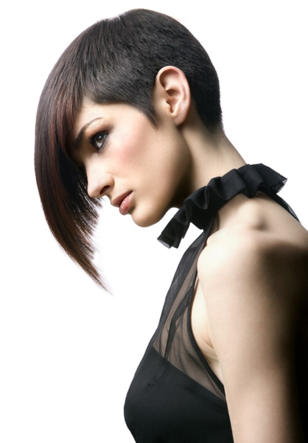 Hairstyle combining a long front with a short back | Buzzed nape