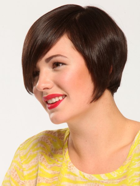 Modern short haircut with disconnection at ear level