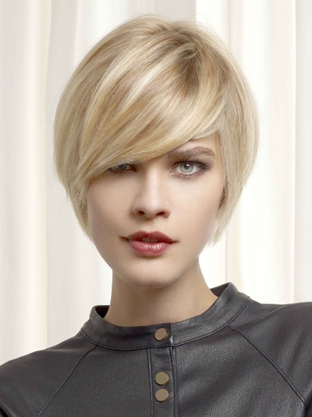 Short hairstyle with swiftly swung bangs