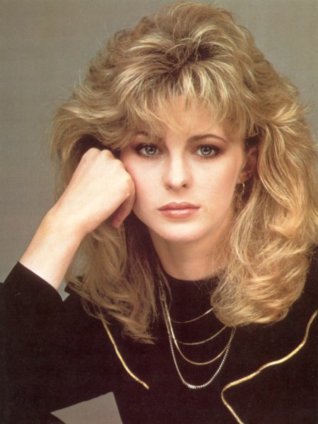 Romantic vintage hairstyles of the 1980s
