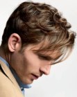 Hairdo with side bangs for men
