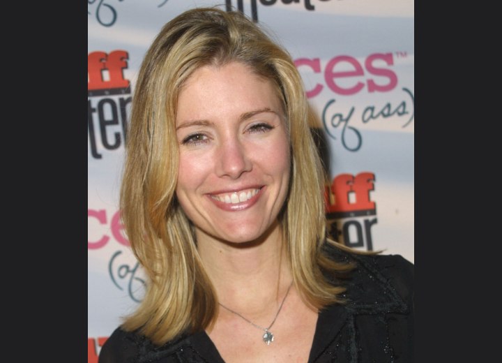 Tava Smiley - Simple one-length hairstyle
