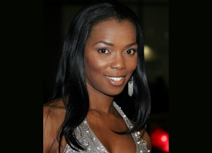 Vanessa Williams with long, straight hair