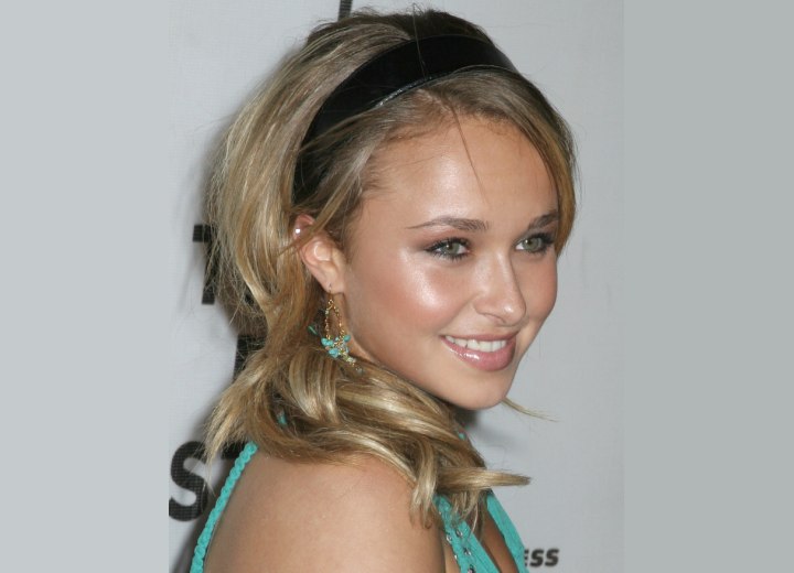 Hayden Panettiere - Hairstyle with a hair band