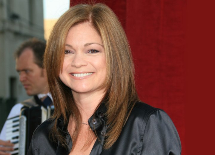 Valerie Bertinelli - Haircut for a round-shaped face