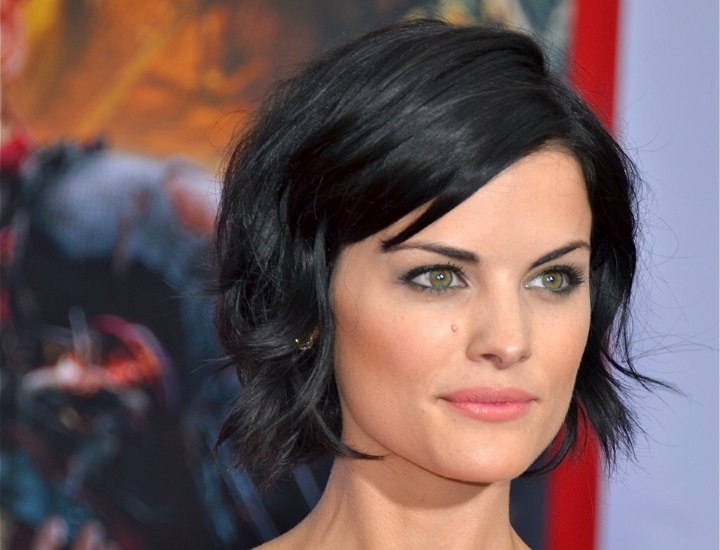 Jaimie Alexander - Feminine short haircut with layers