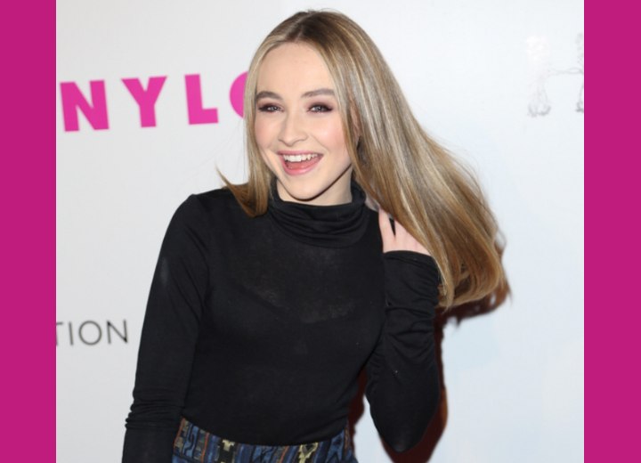 Sabrina Carpenter's long hairstyle