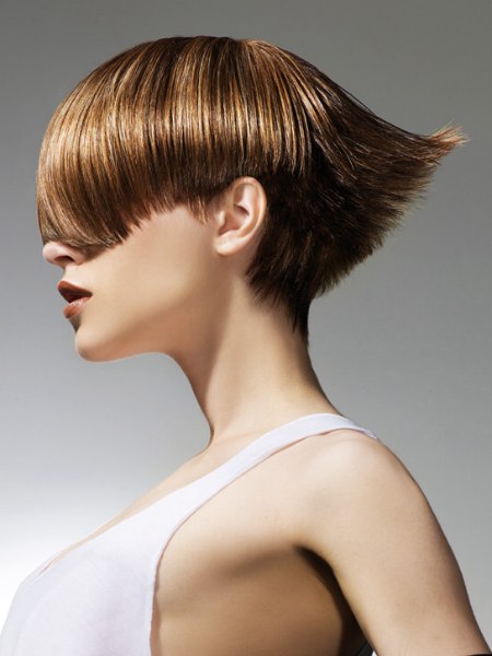 Short hairstyle with a graduated neck