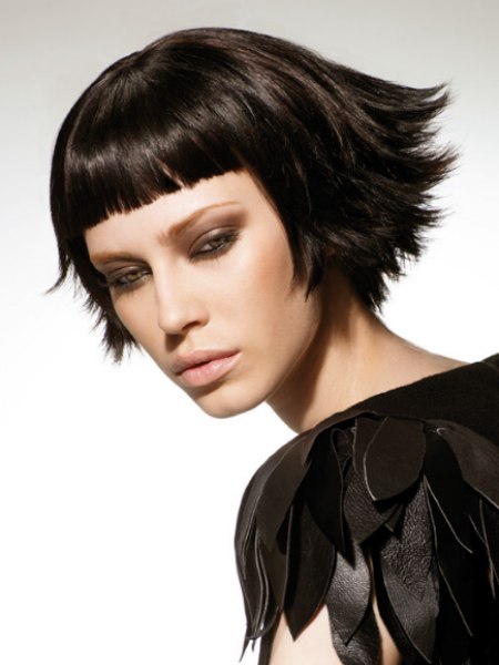 Textured 1920s bob with short bangs