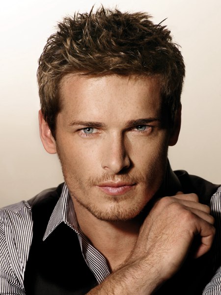 Short and easy-to-style men's haircut