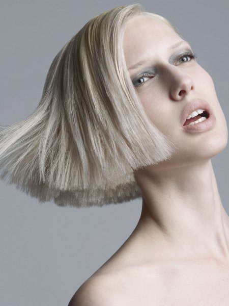 Square-cut bob for blonde hair