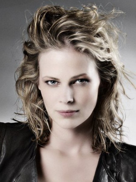Wet look for medium-long women's hair