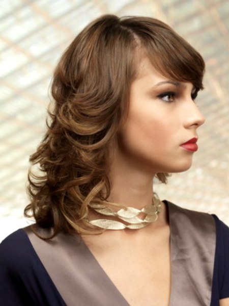 Brunette shoulder-length hairstyle with 1970s flair