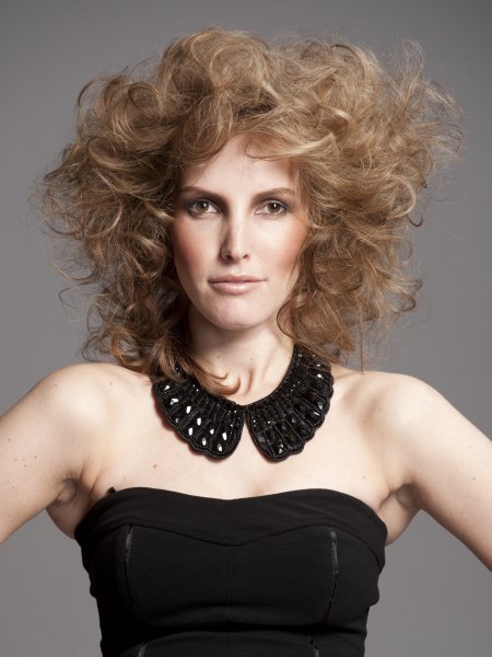 Hairstyle with pumped-up curls