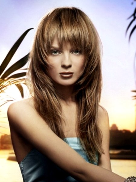 Long hair, angled along the sides
