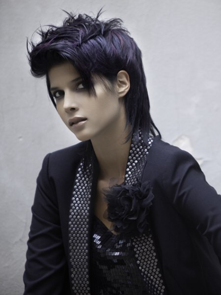 Shaggy cut for blue-black hair