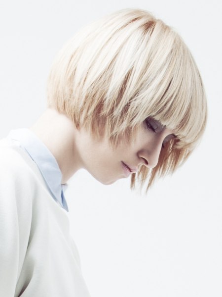 Easy-to-wear bob cut with a youthful appearance