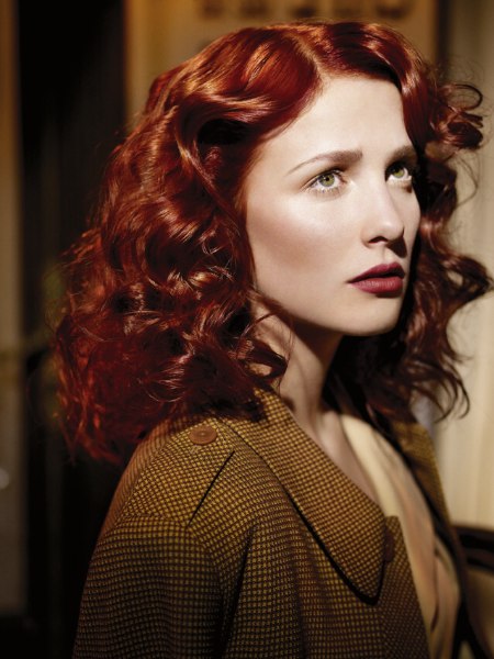 1940s retro hairstyle with curls for red hair