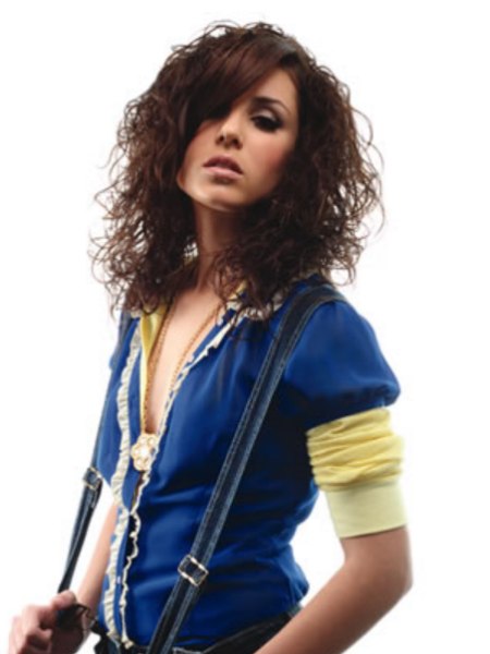 Shoulder-length brunette hairstyle with volume