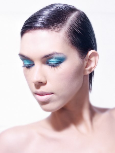 Sleek wet look for women with short hair