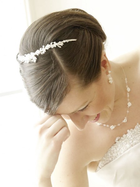 Wedding style for medium-length, straight hair