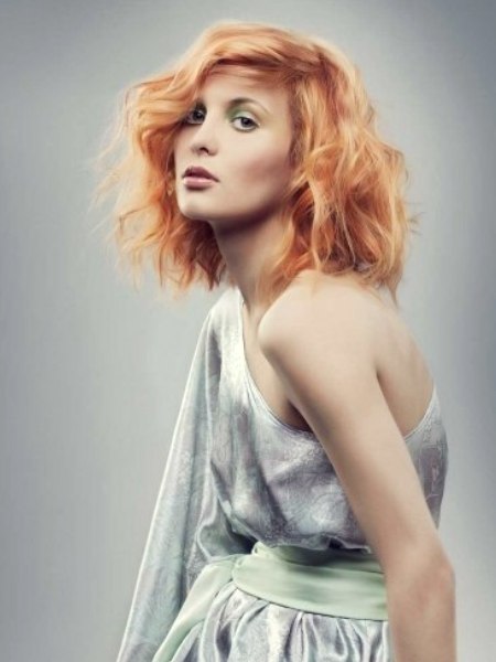 Medium-long style for fresh copper hair