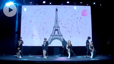 French hair fashion on stage