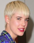 Agyness Deyn with a pixie haircut