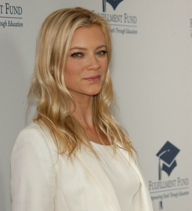 Amy Smart | Long hairstyle with coiling and curling
