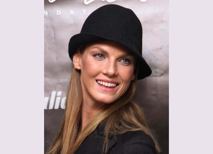 Angela Lindvall wearing an Irish walking hat