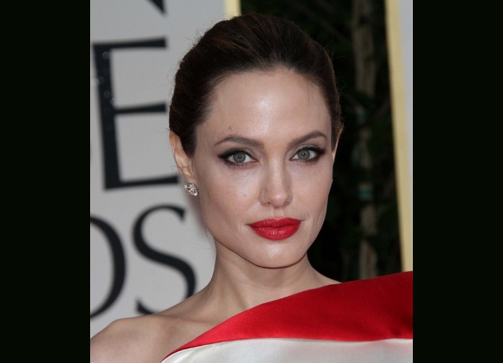 Angelina Jolie - Simple updo
