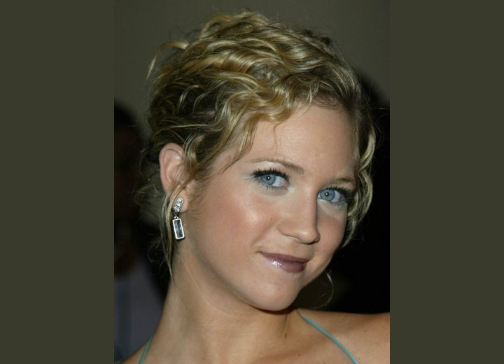 Brittany Snow - bun hairdo