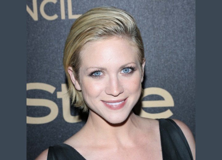 Brittany Snow - Short wet look hairstyle