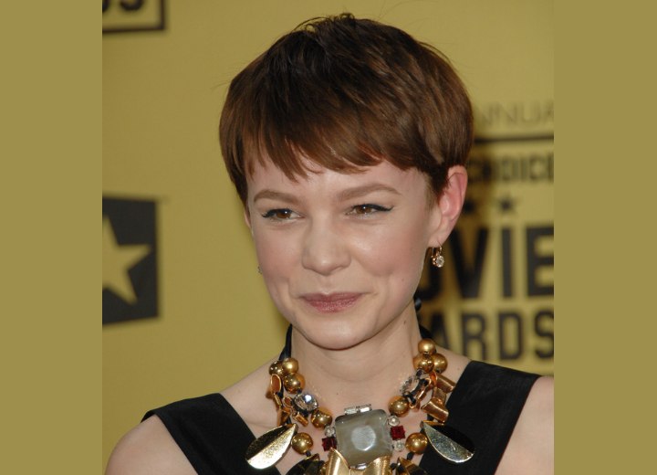 Short hairstyle with layers - Carey Mulligan