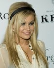 Carmen Electra wearing fashionable blonde hair