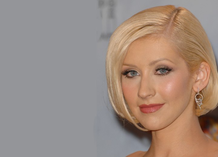 Christina Aguilera's wearing her hair in a fashionable short bob