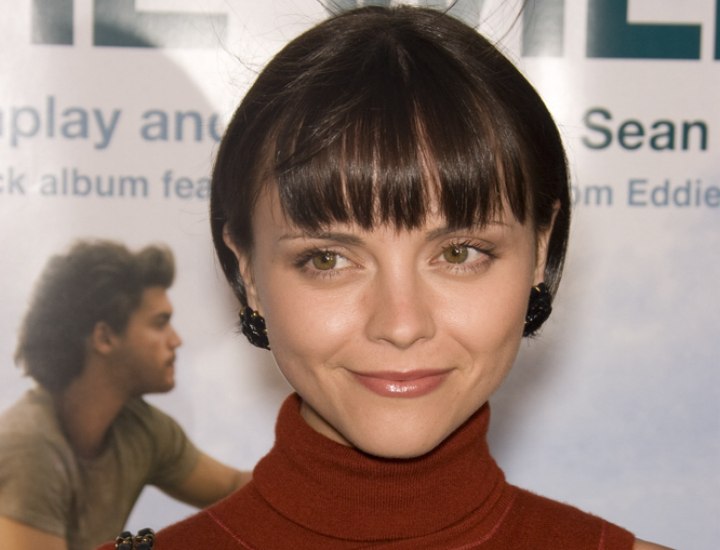 Christina Ricci with a short ear lobe length bob