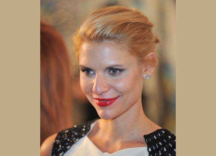 Claire Danes - Updo with the hair styled towards the back