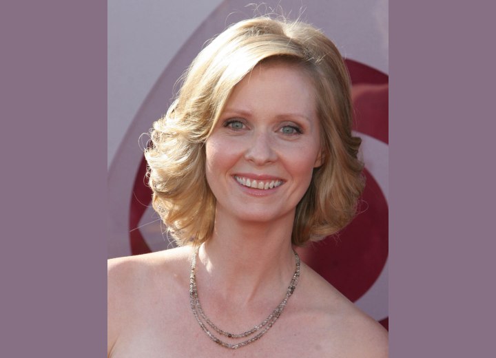 Cynthia Nixon - Smooth medium length haircut