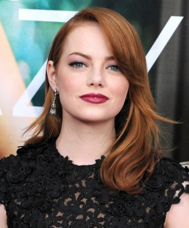 More Emma Stone hairstyles. 