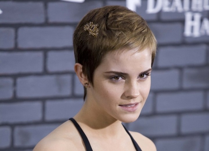 Emma Watson wearing her hair in a pixiecut