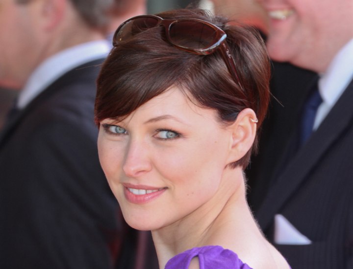 Emma Willis - Short hairstyle with side bangs