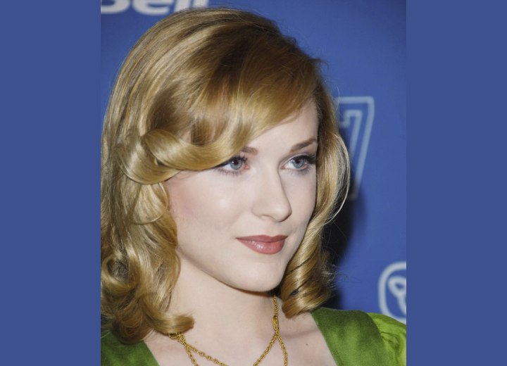 Evan Rachel Wood - Medium length hair with spiral curls