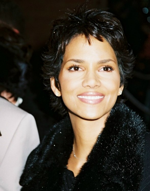 Halle Berry's extremely short hair cut into a stunning crop