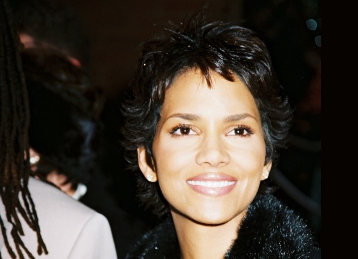 Halle Berry - short haircuts with versatility