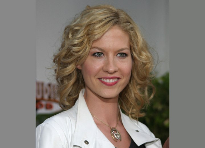 Jenna Elfman's medium long hair with curls