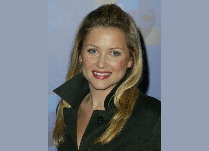 Jessica Capshaw's long blonde hairstyle