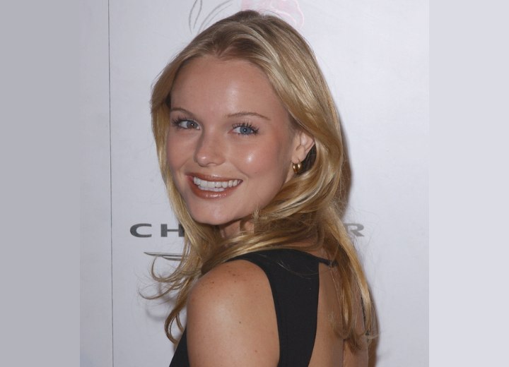 Kate Bosworth with her hair caressing her shoulders