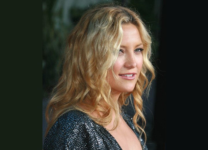 Kate Hudson's hairstyle with spirals